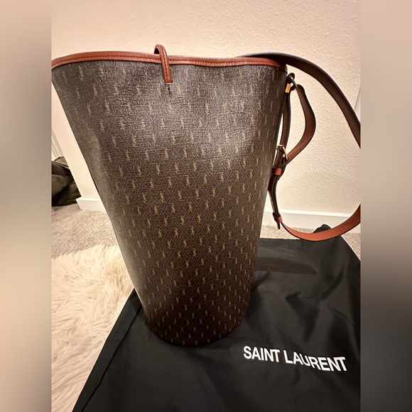 Saint Laurent Le Monogramme leather-trimmed bucket bag (NWT) - Picture 2 of 9